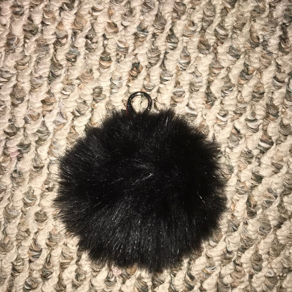 3 Pom Poms - Picture 4 of 4